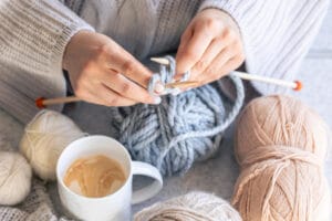 L'ABC du tricot : Les bases essentielles pour débuter | Guide écrit + Kit du débutant offert